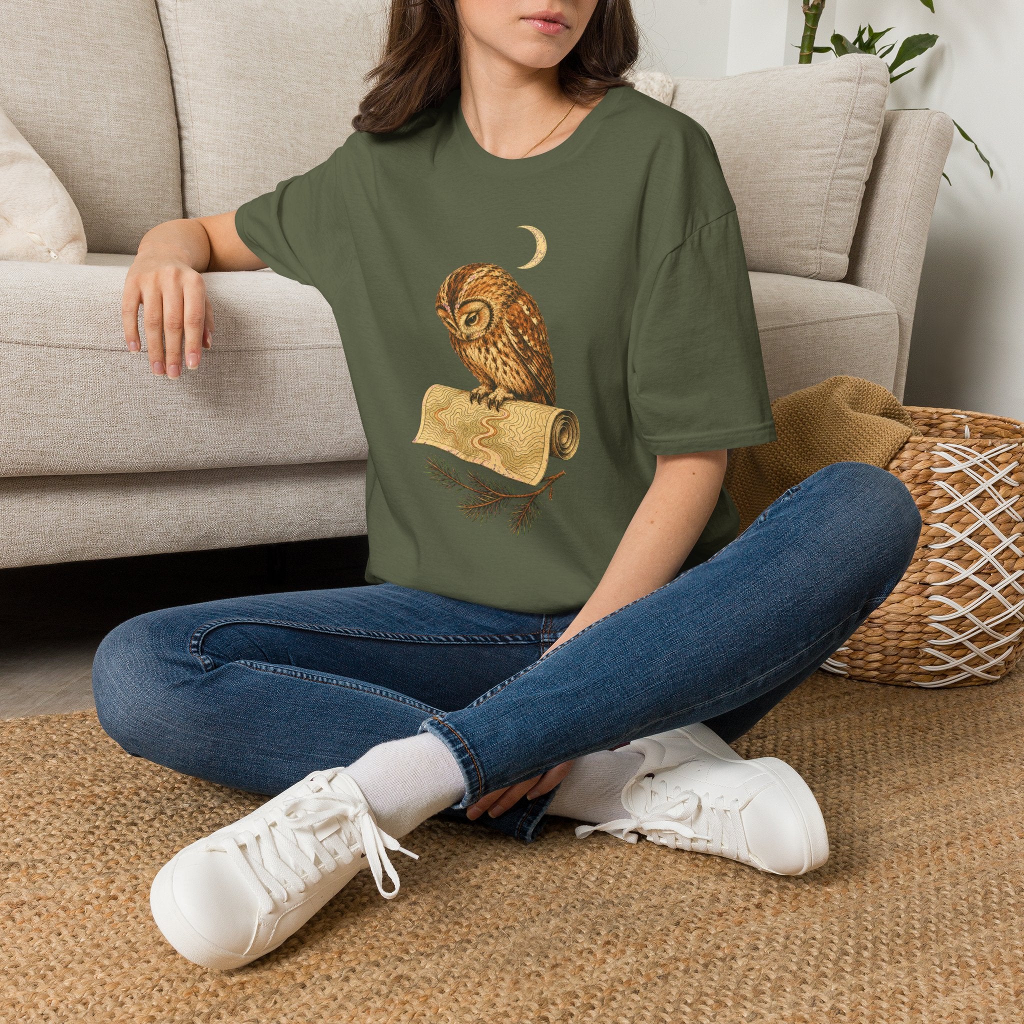 Eule mit Höhlenkarte T-Shirt