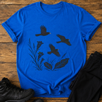Schwarze Vögel & Glockenblumen T-Shirt
