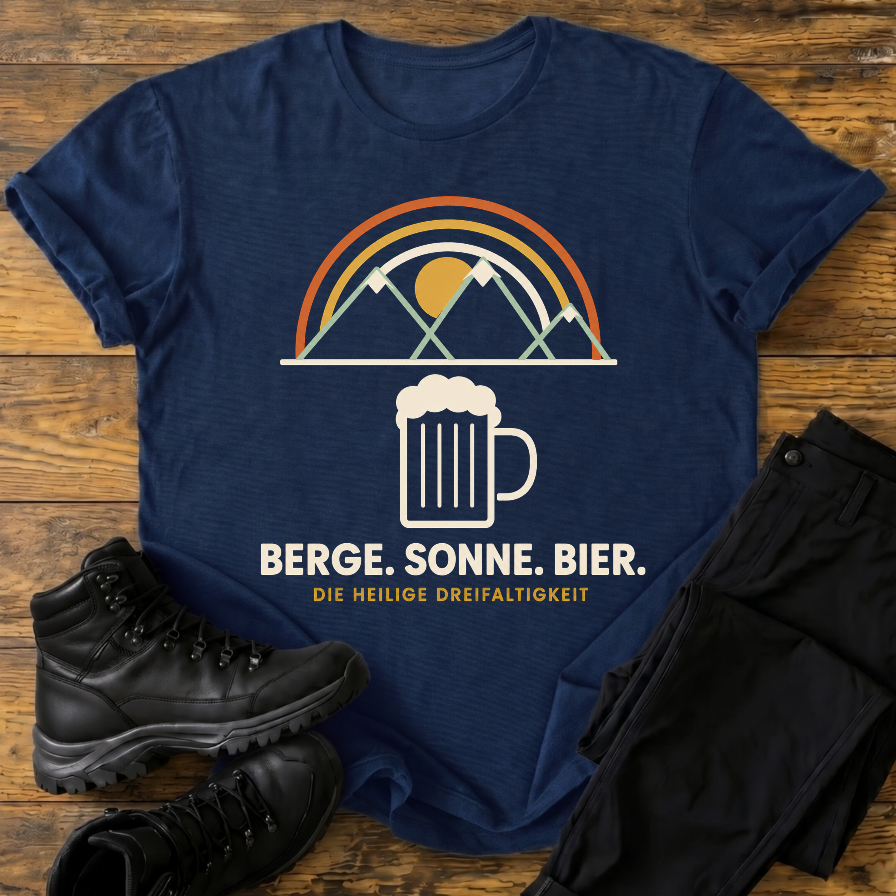 Berge. Sonne. Bier T-Shirt