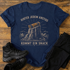 Hinter jedem Anstieg T-Shirt