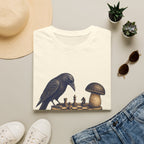 krähe gegen Pilz T-Shirt