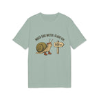 (Un)entschlossene Wanderschnecke T-shirt