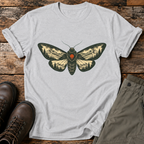 Motte in der Berglandschaft T-shirt