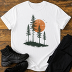 Tannenwald im Abendrot T-Shirt