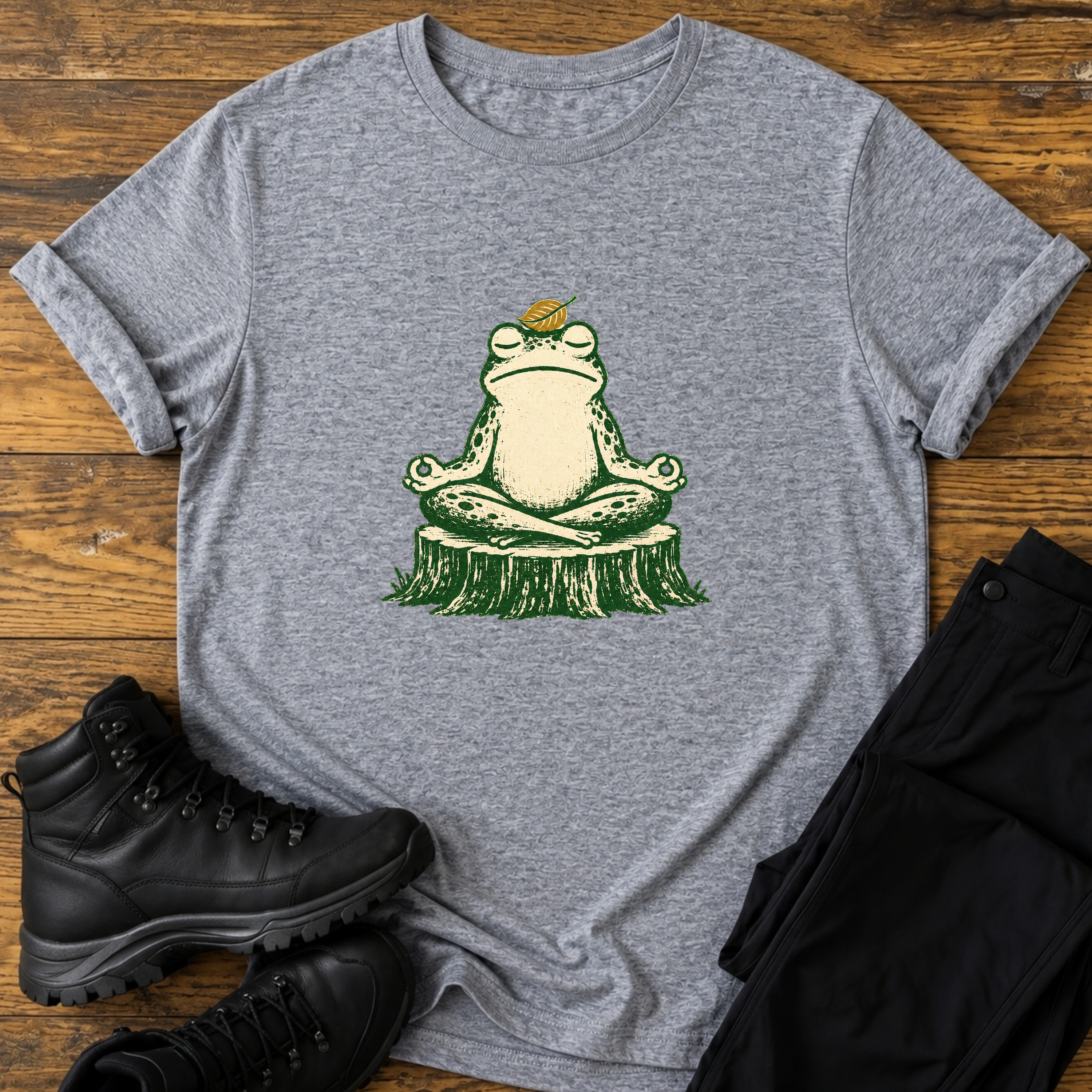 Zen-Modus – Meditierender Frosch T-Shirt