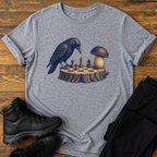 krähe gegen Pilz T-Shirt