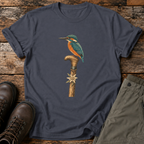 Eisvogel auf Wanderstock T-shirt