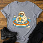 Yeti im Planschbecken T-Shirt