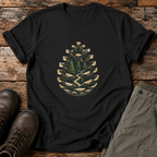 Tannenzapfen mit Waldhütte T-shirt