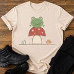 Frosch auf dem Pilzthron T-Shirt
