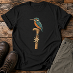 Eisvogel auf Wanderstock T-shirt