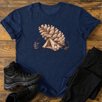 Zelt unter Tannenzapfen T-Shirt