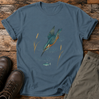 Eisvogel beim Sturzflug T-shirt