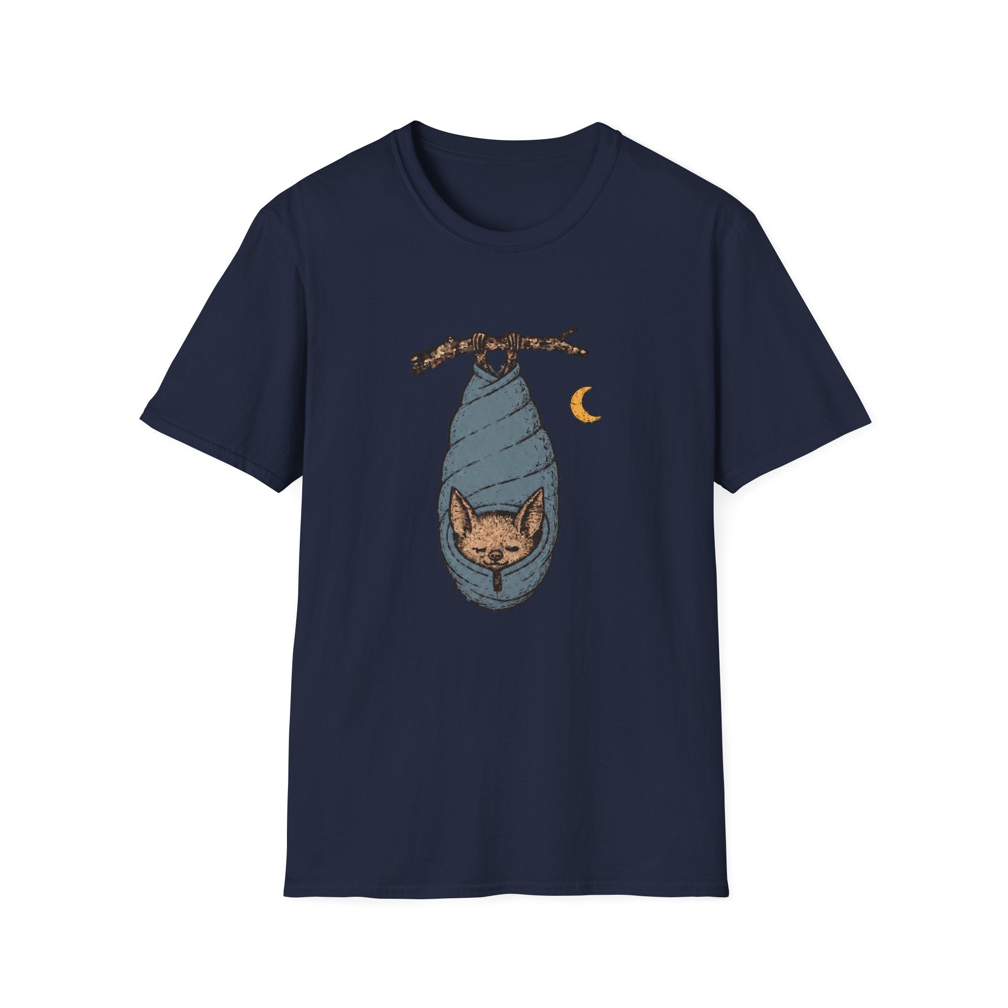 Fledermaus im Schlafsack – Gemütliche Nachtschicht T-Shirt